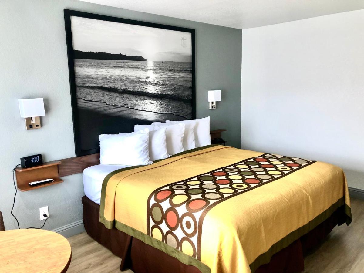 Super 8 By Wyndham Fort Bragg Exterior foto