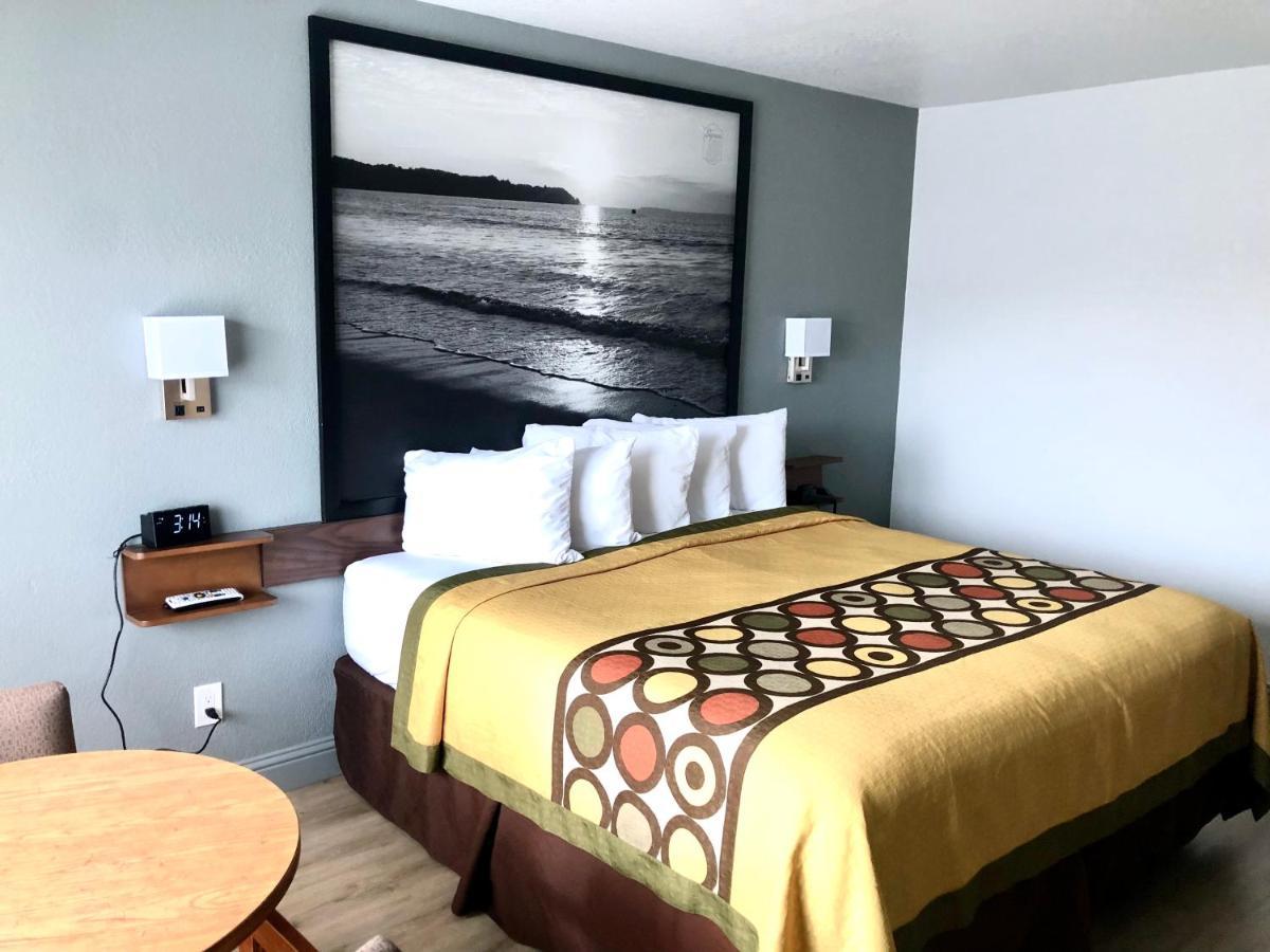 Super 8 By Wyndham Fort Bragg Exterior foto