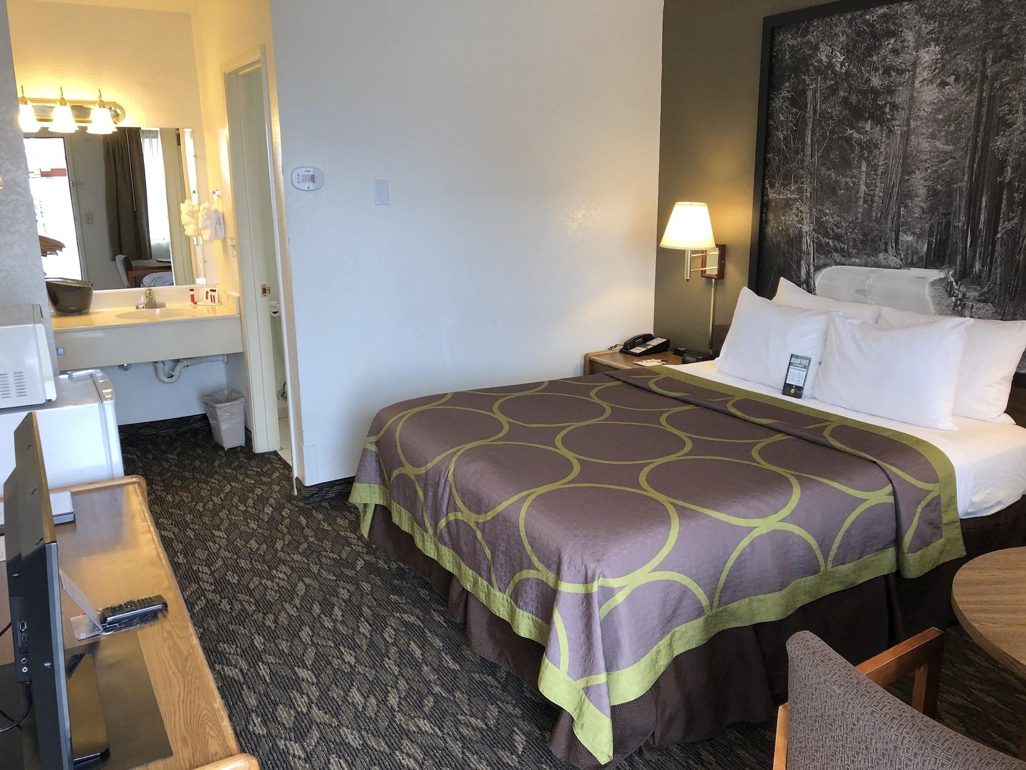 Super 8 By Wyndham Fort Bragg Exterior foto